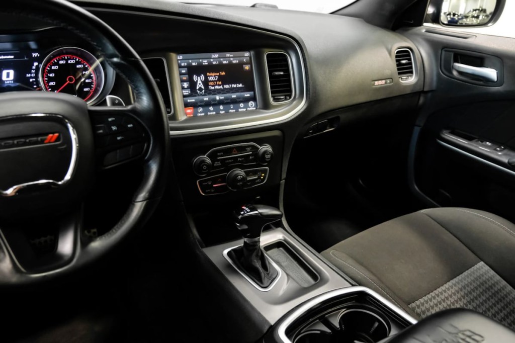 2022 Dodge Charger Image 25