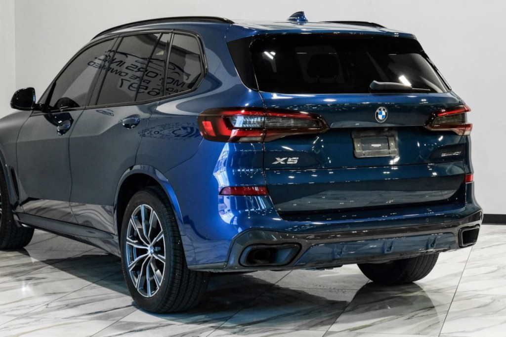2022 BMW X5 Image 12