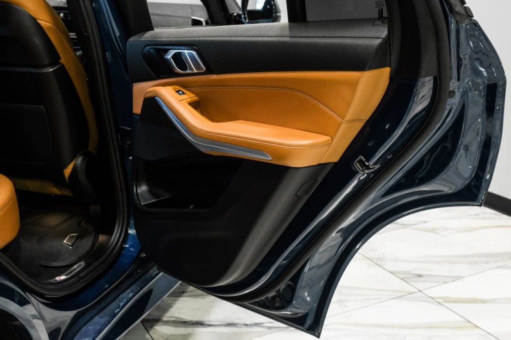 2022 BMW X5 Image 40