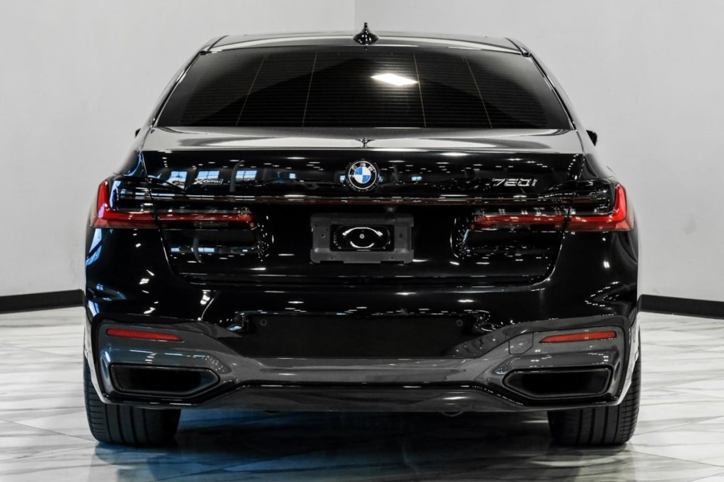 2021 BMW 7 Series Image 11
