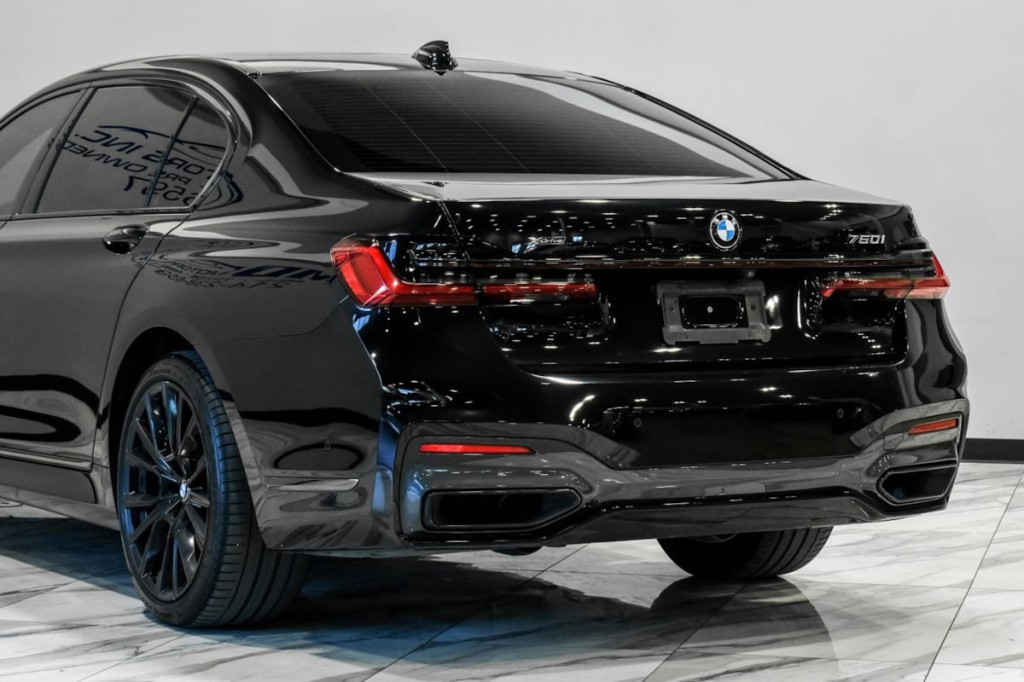 2021 BMW 7 Series Image 14