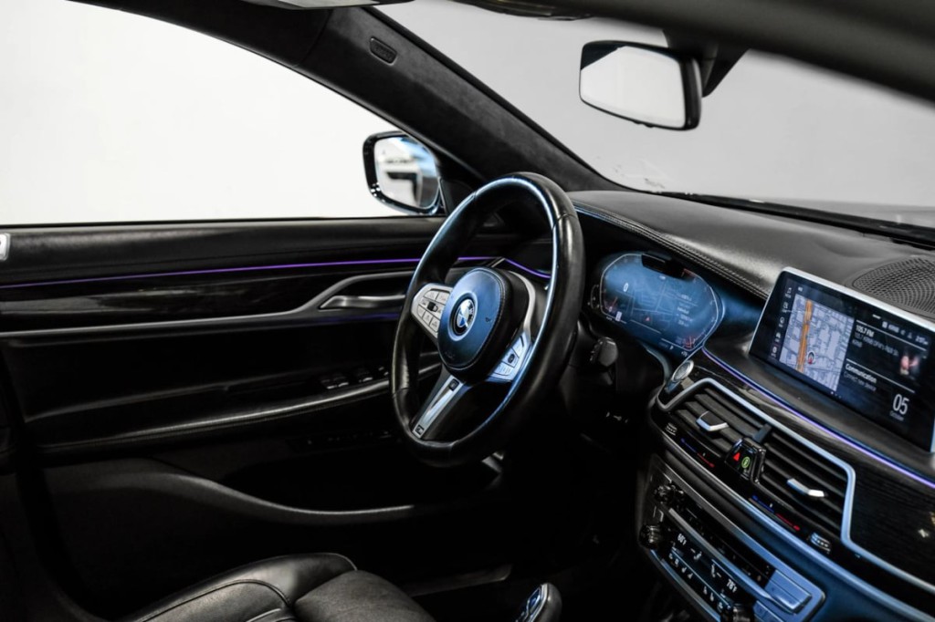 2021 BMW 7 Series Image 17