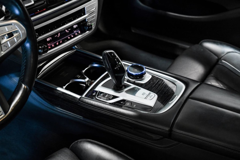 2021 BMW 7 Series Image 24