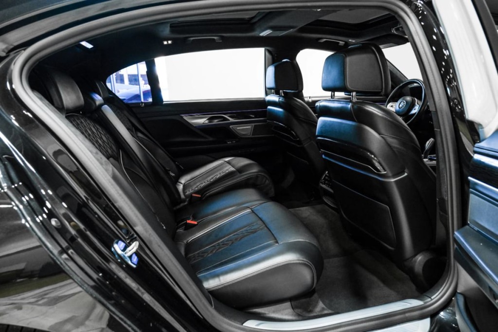 2021 BMW 7 Series Image 32