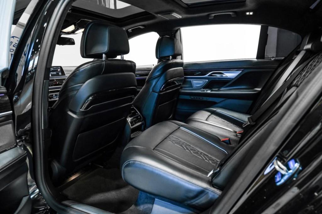 2021 BMW 7 Series Image 33