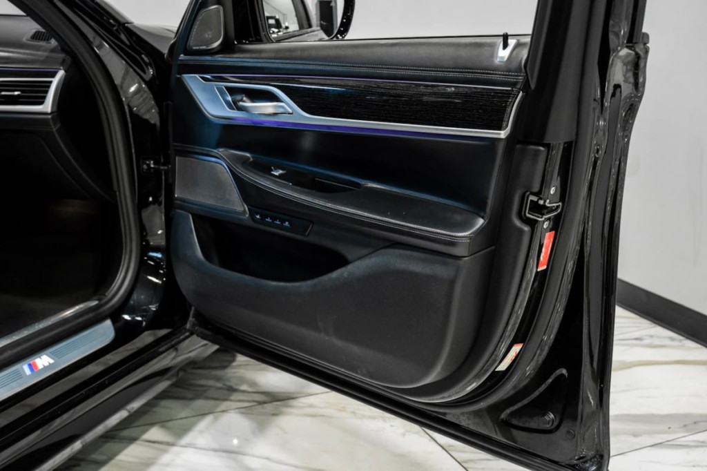 2021 BMW 7 Series Image 40
