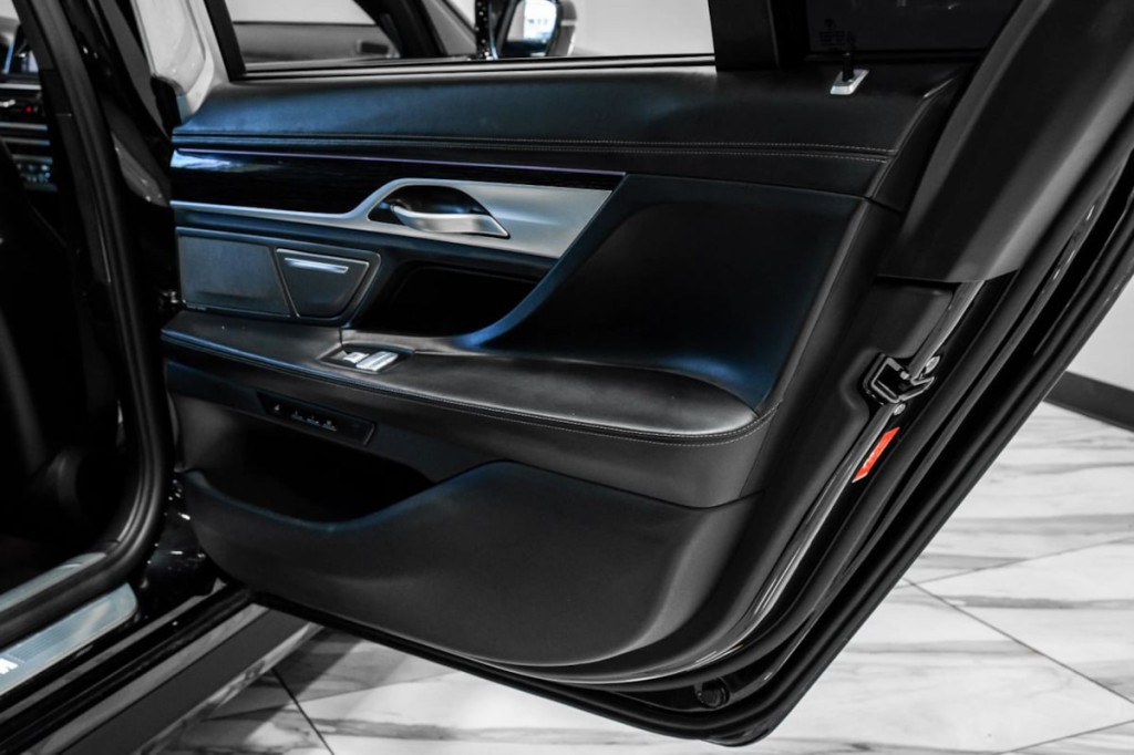 2021 BMW 7 Series Image 42