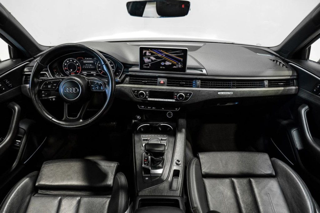 2017 Audi A4 Image 17