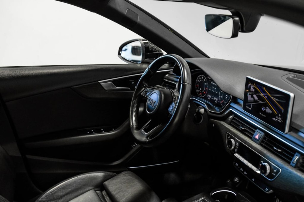 2017 Audi A4 Image 18