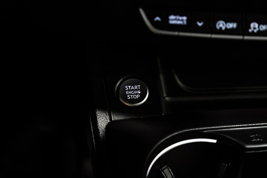 2017 Audi A4 Image 24