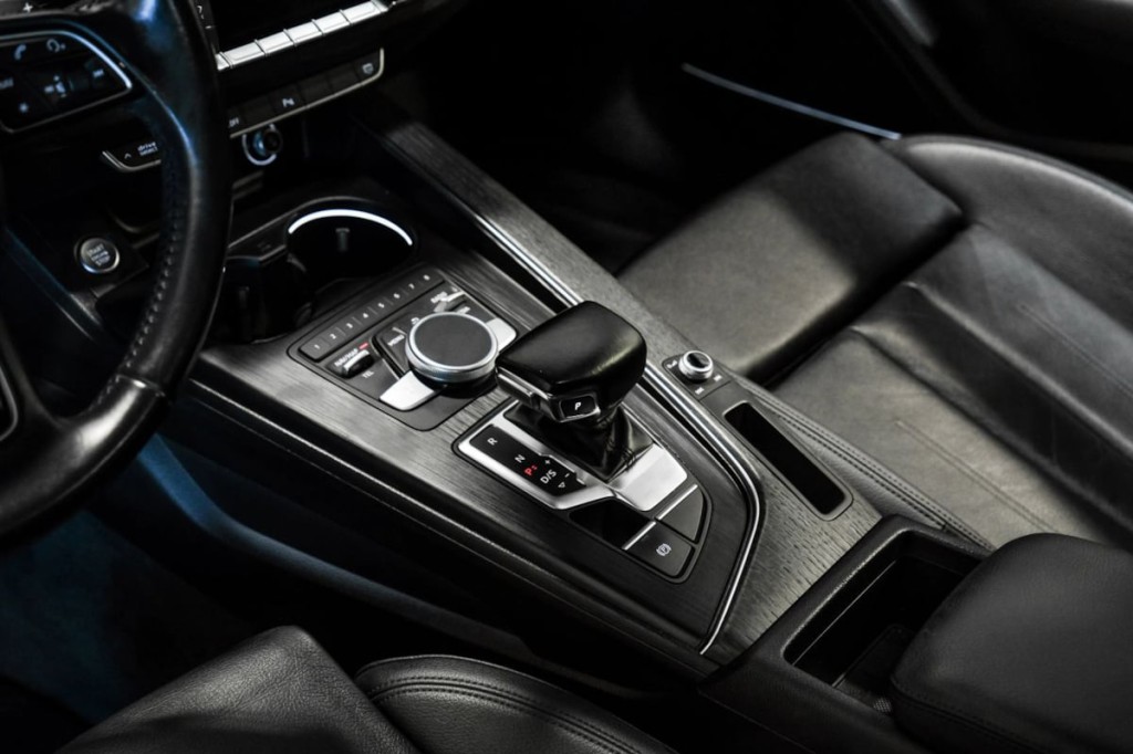 2017 Audi A4 Image 27