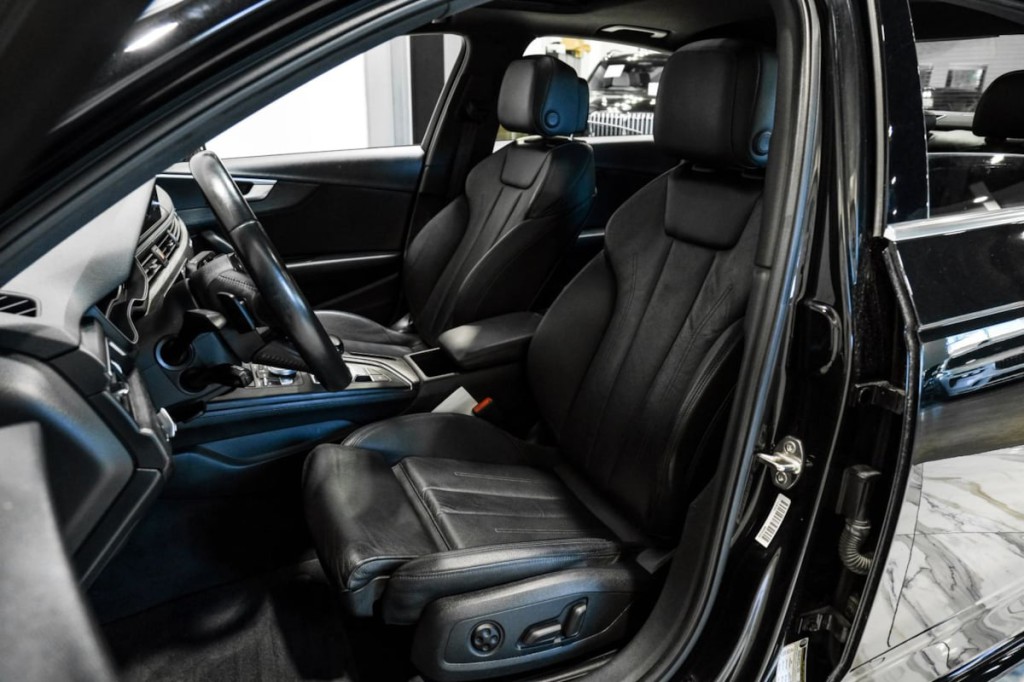 2017 Audi A4 Image 30