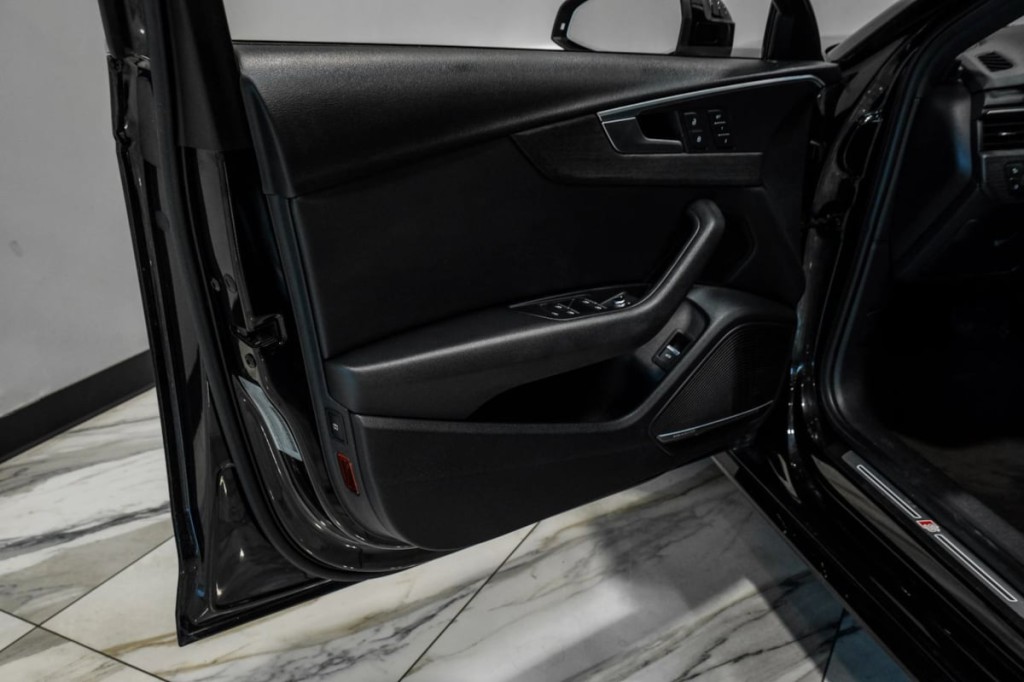 2017 Audi A4 Image 41