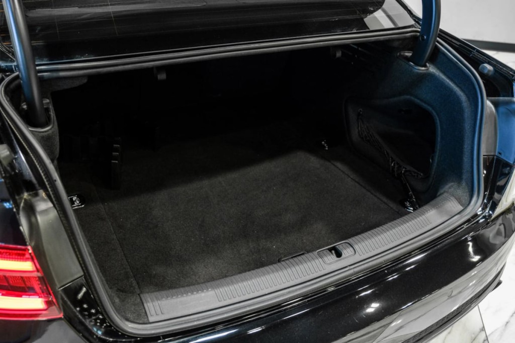 2017 Audi A4 Image 52