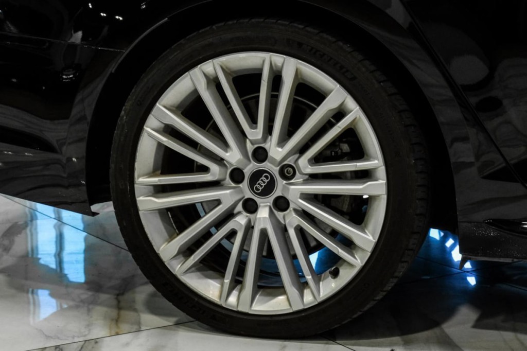 2017 Audi A4 Image 55