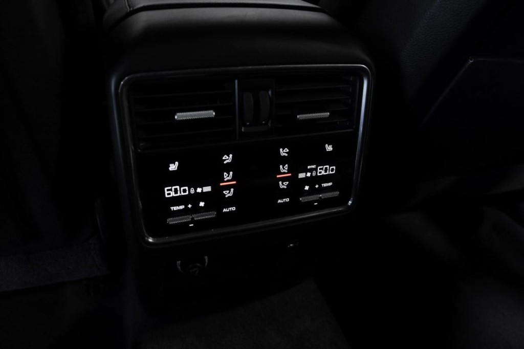 2019 Porsche Cayenne Image 36