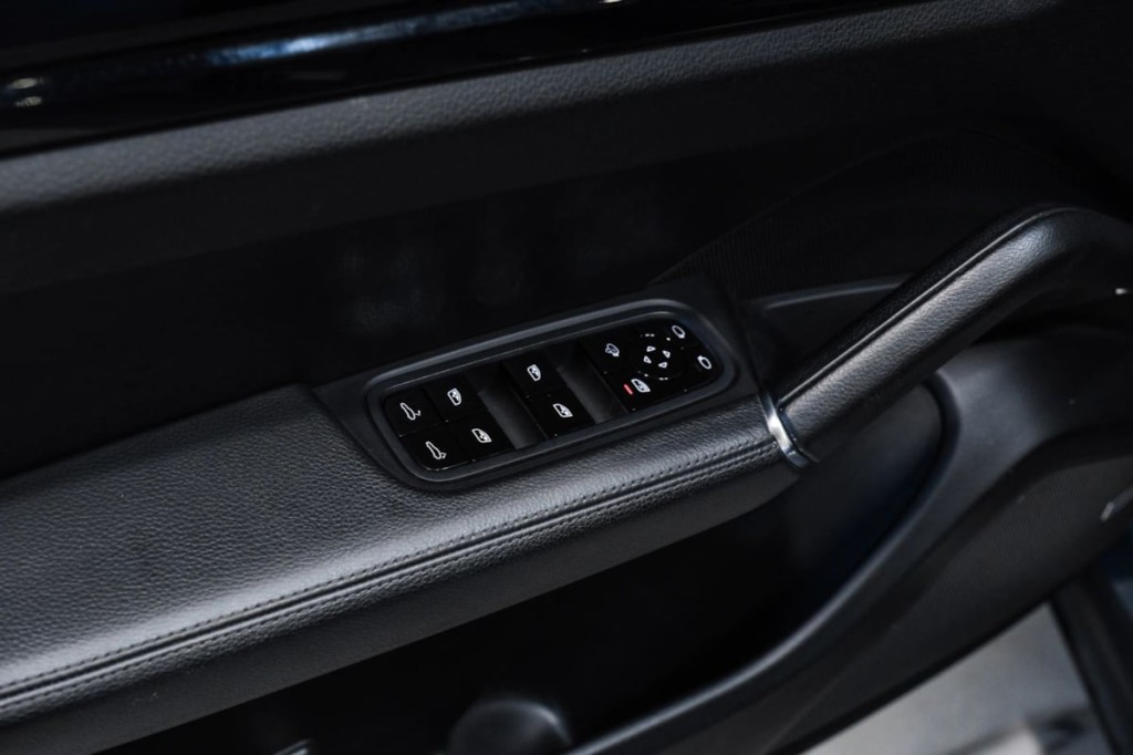 2019 Porsche Cayenne Image 42