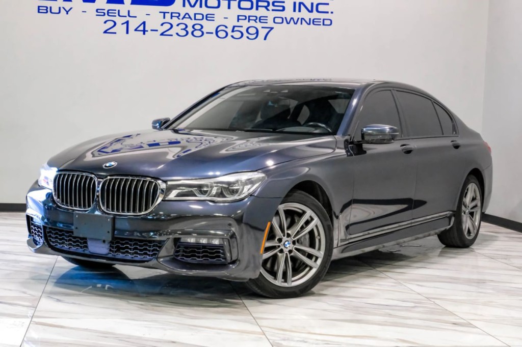 2016 BMW 7 Series Image 2