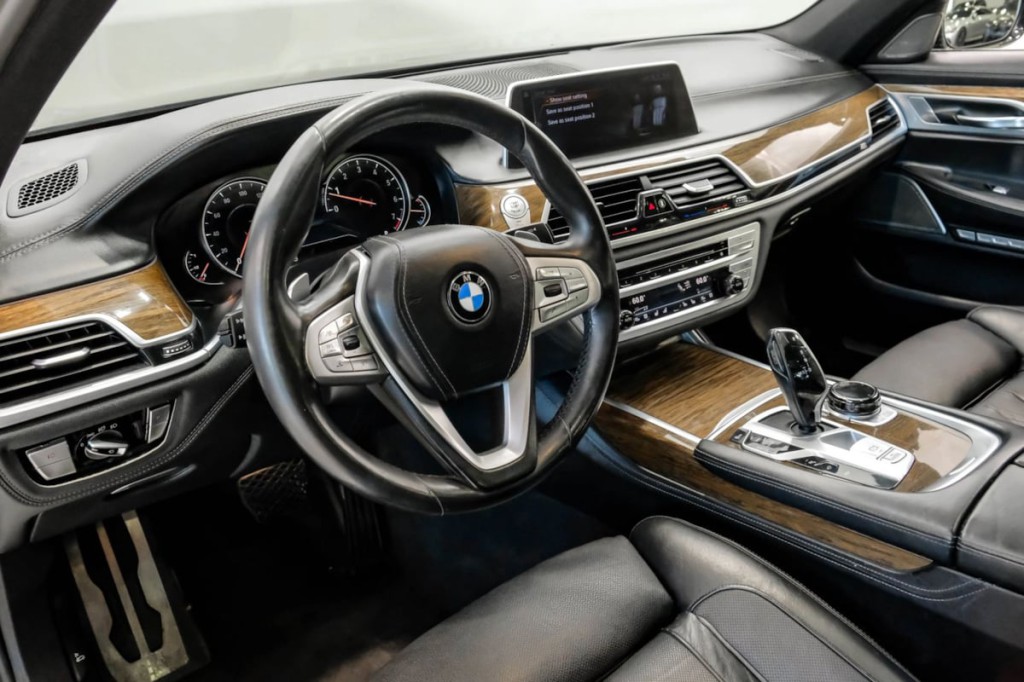 2016 BMW 7 Series Image 4