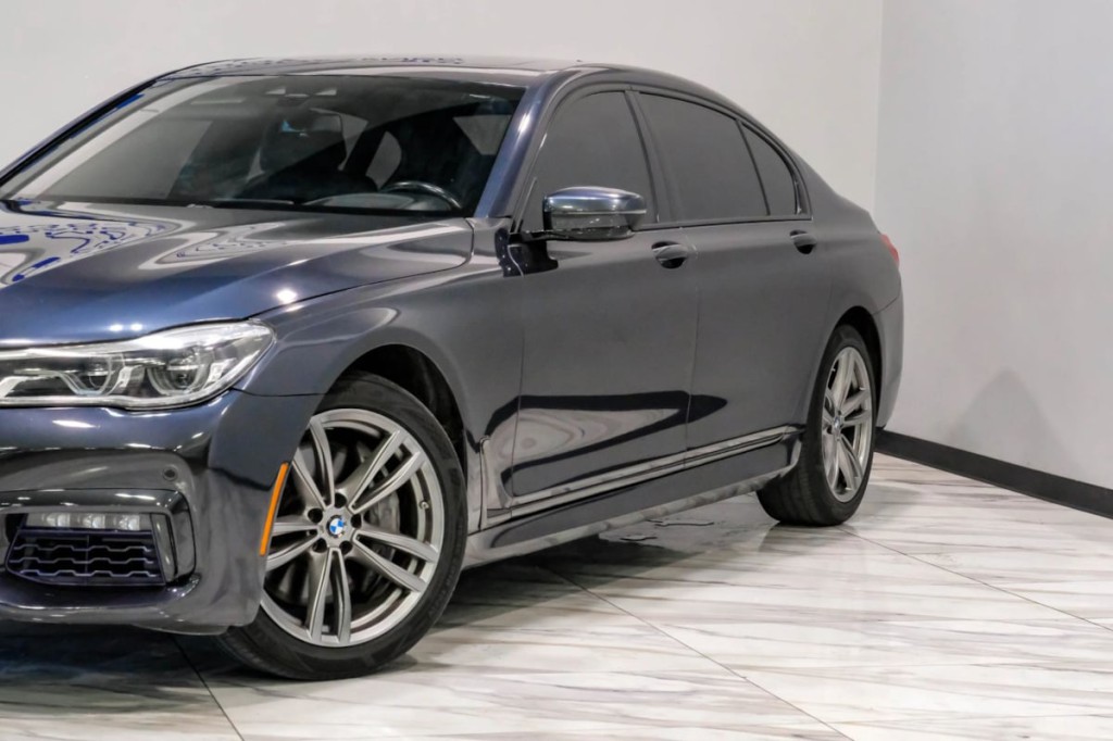 2016 BMW 7 Series Image 8