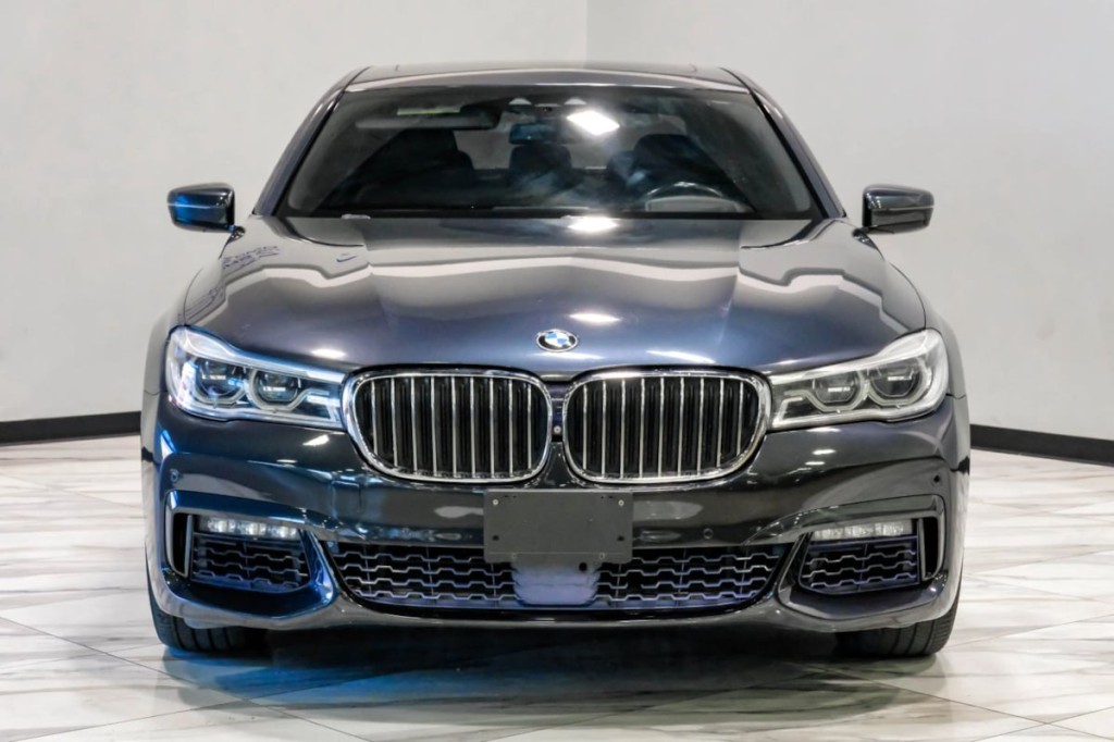 2016 BMW 7 Series Image 9