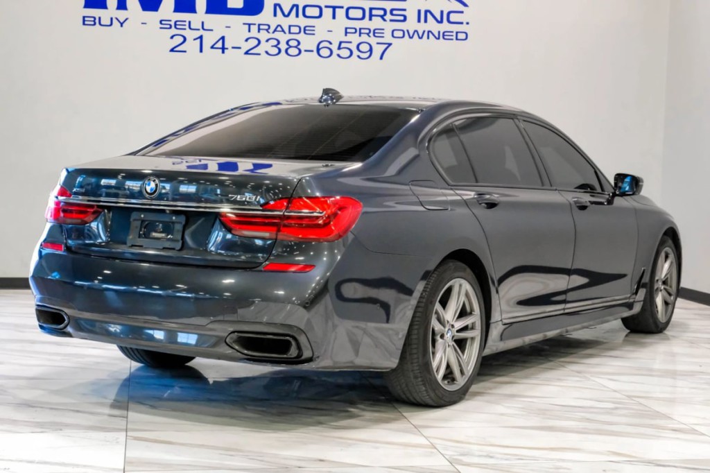 2016 BMW 7 Series Image 11