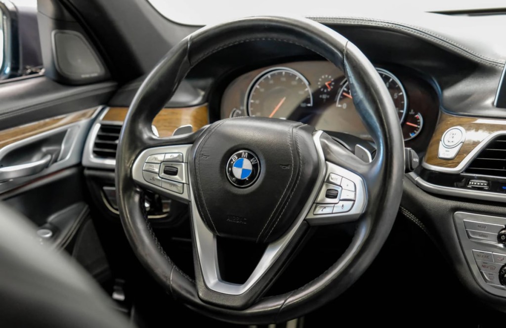 2016 BMW 7 Series Image 22