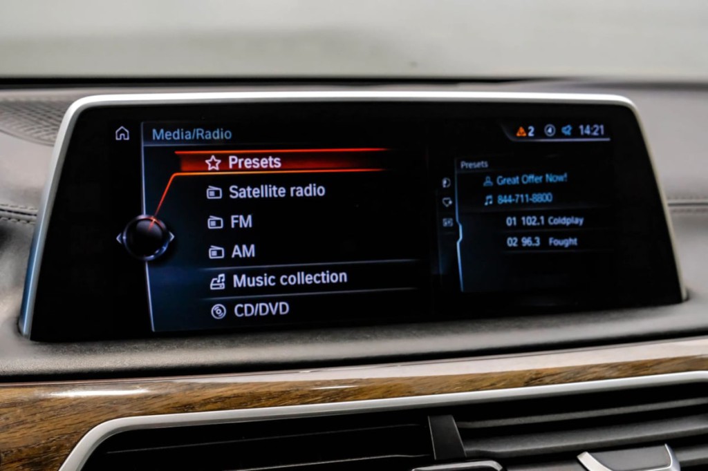 2016 BMW 7 Series Image 36