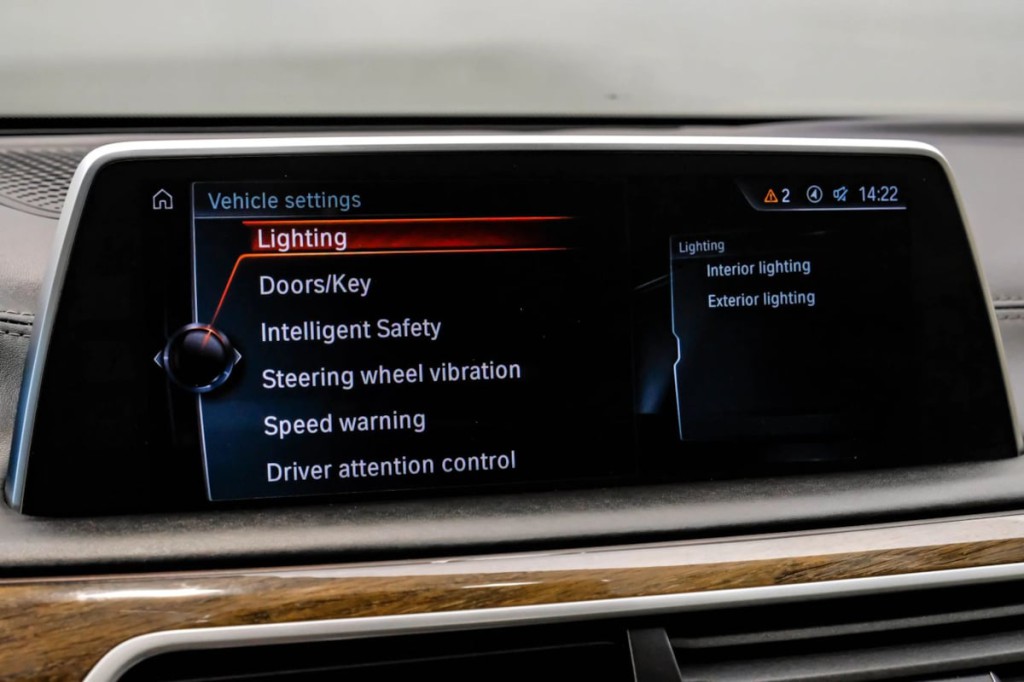 2016 BMW 7 Series Image 38