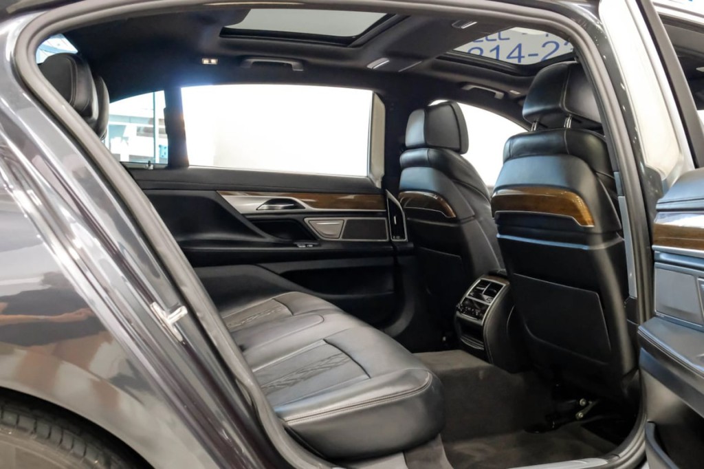 2016 BMW 7 Series Image 46