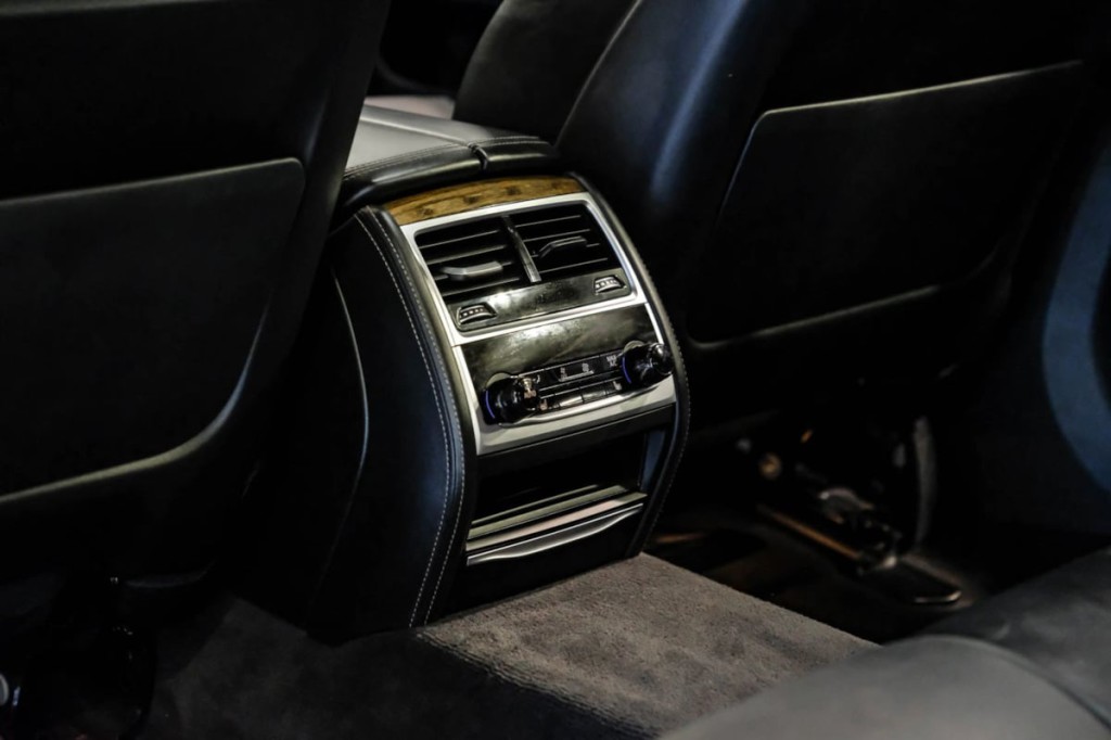 2016 BMW 7 Series Image 47