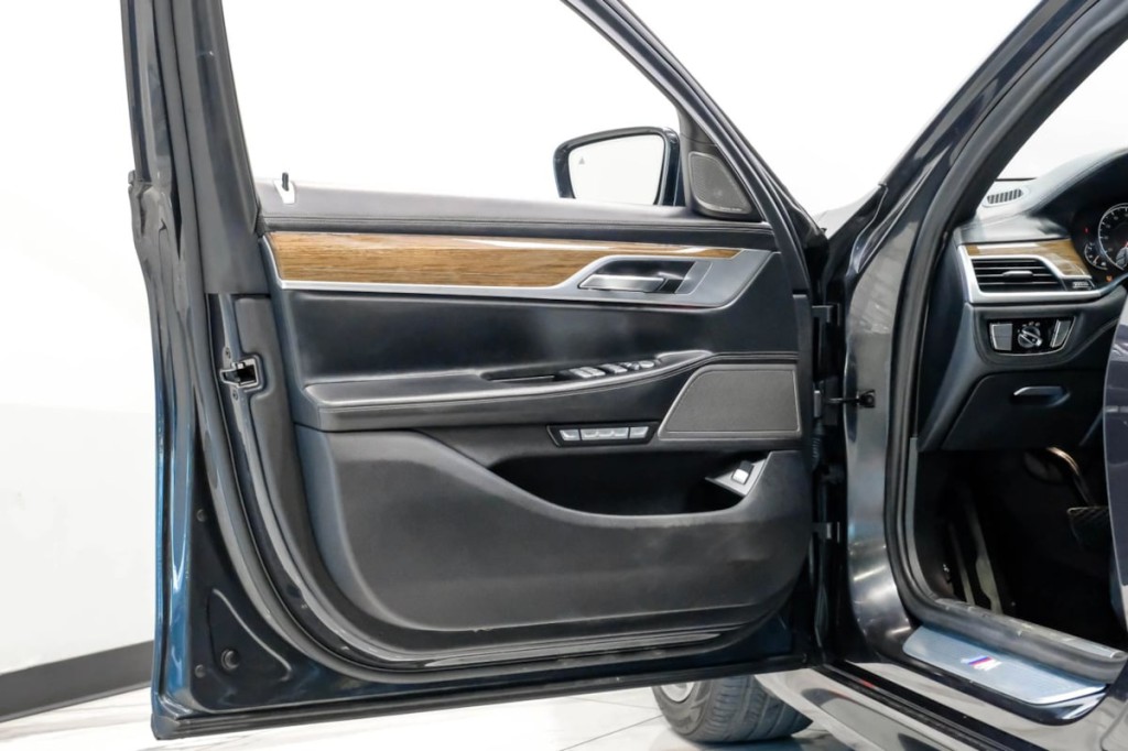 2016 BMW 7 Series Image 52