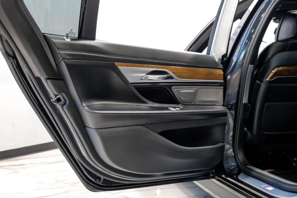 2016 BMW 7 Series Image 56
