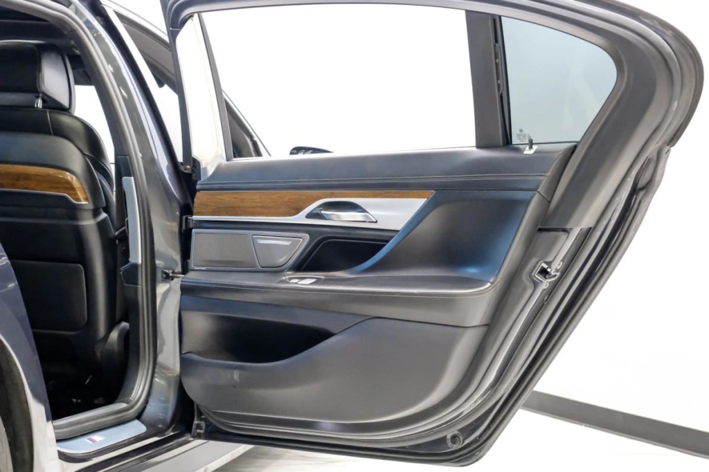 2016 BMW 7 Series Image 58