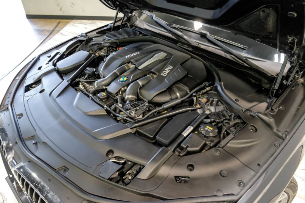 2016 BMW 7 Series Image 61