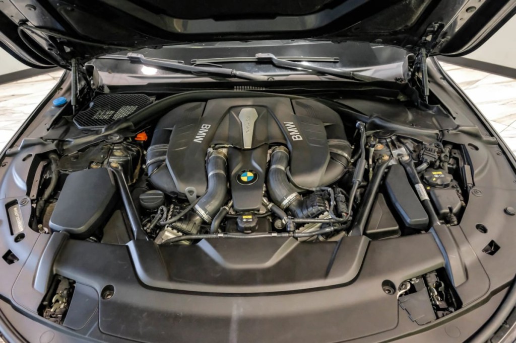 2016 BMW 7 Series Image 62