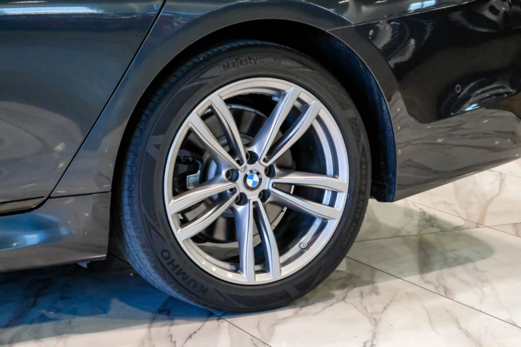 2016 BMW 7 Series Image 70