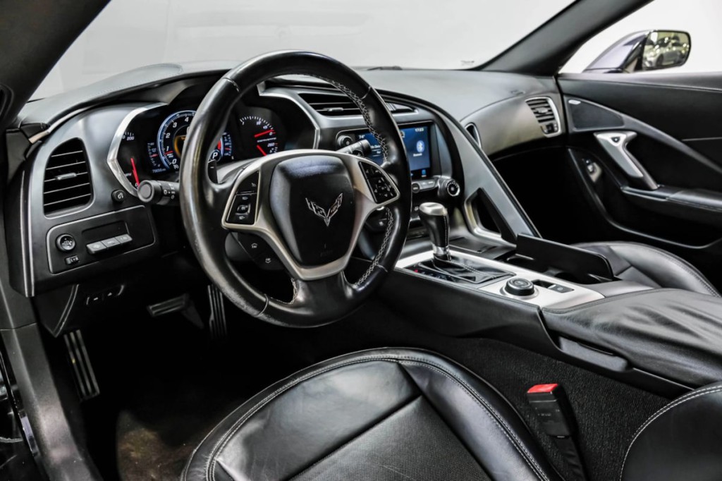 2014 Chevrolet Corvette Image 3