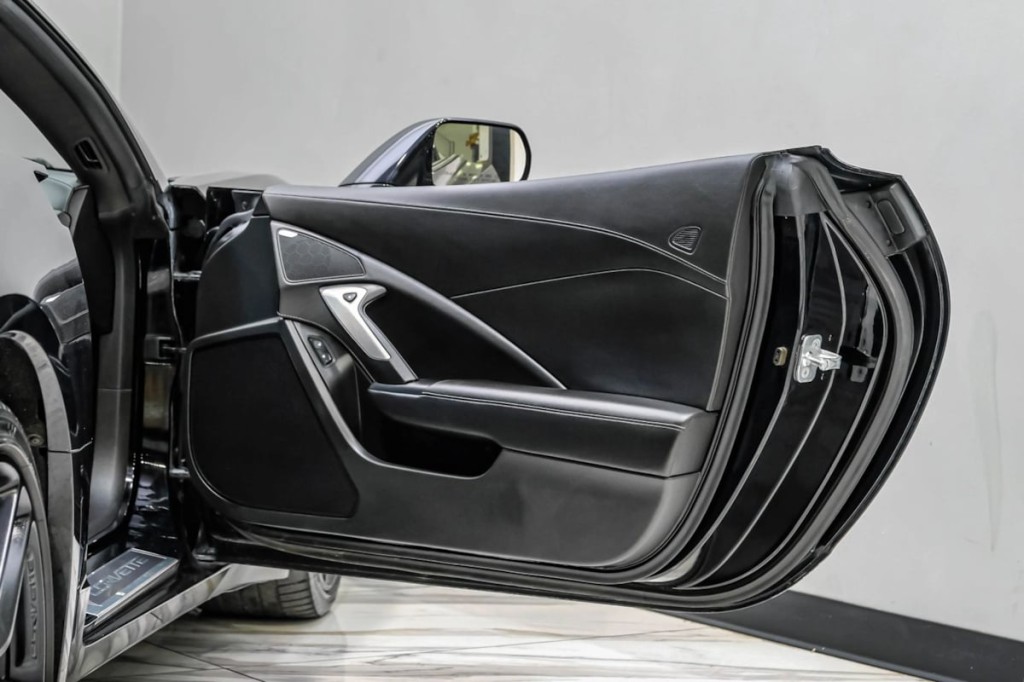 2014 Chevrolet Corvette Image 35