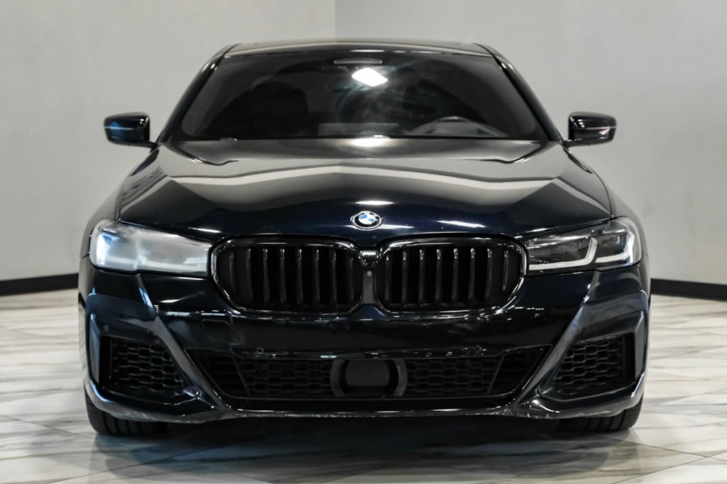 2021 BMW 5 Series Image 9