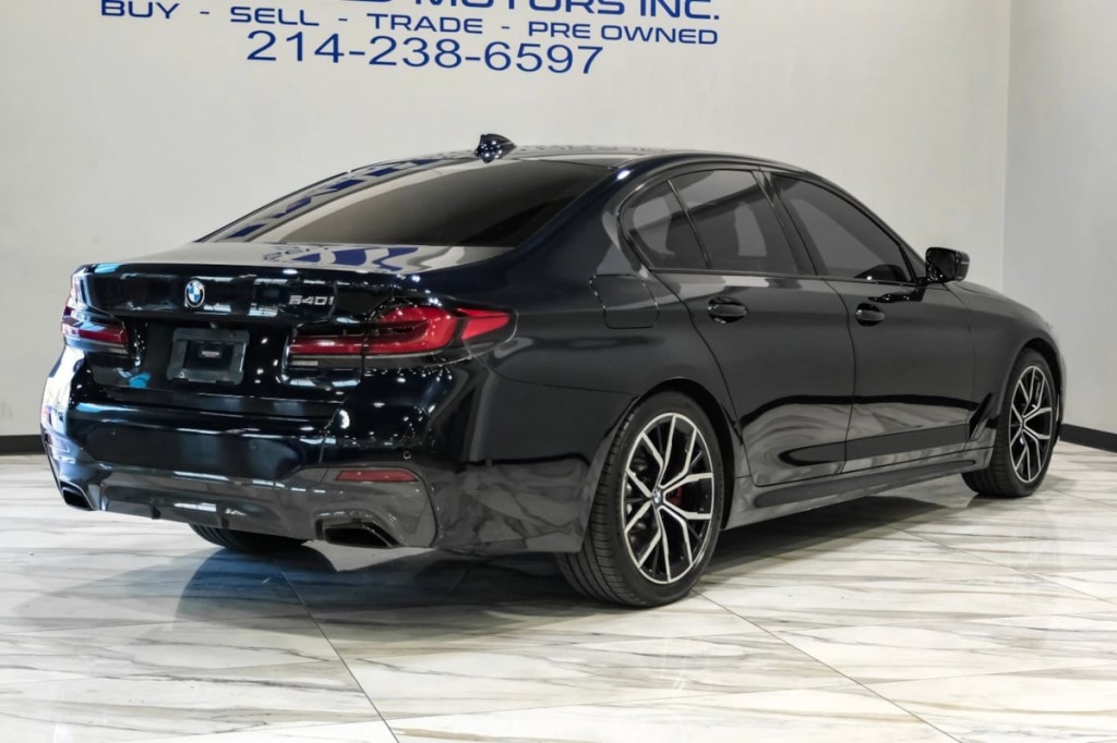 2021 BMW 5 Series Image 11