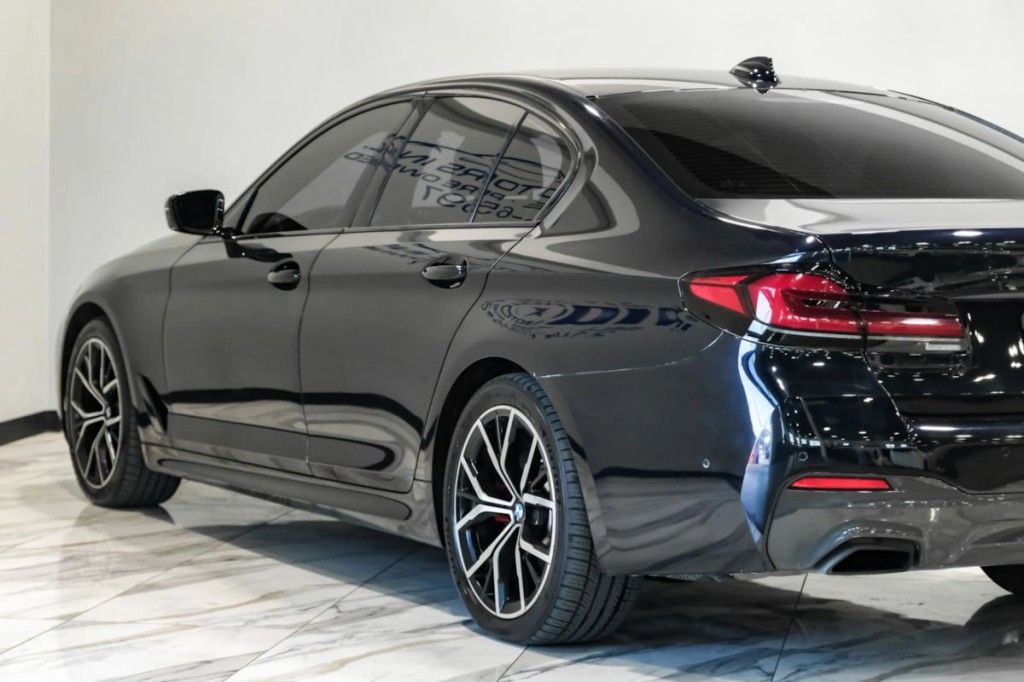 2021 BMW 5 Series Image 14