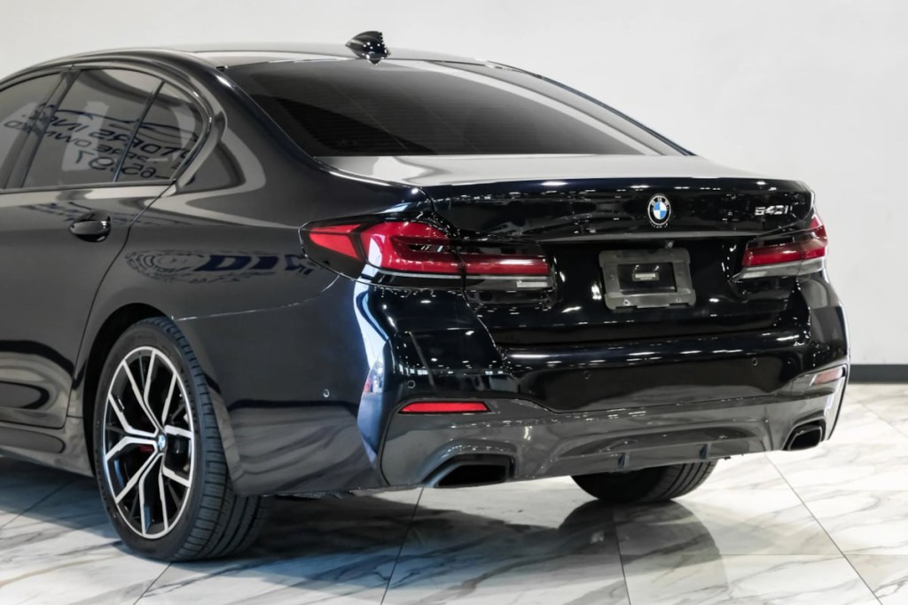 2021 BMW 5 Series Image 15