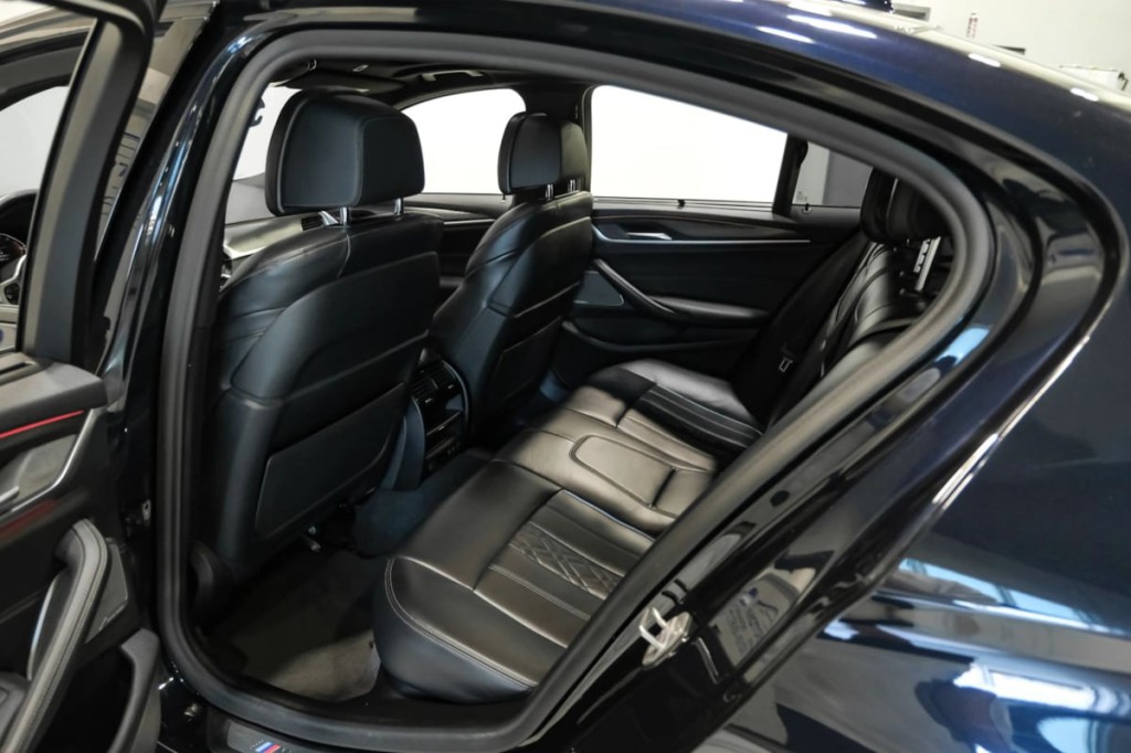 2021 BMW 5 Series Image 35