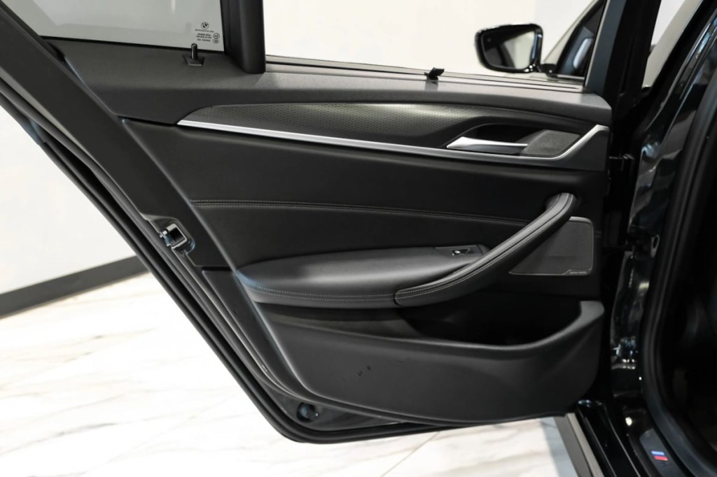 2021 BMW 5 Series Image 42
