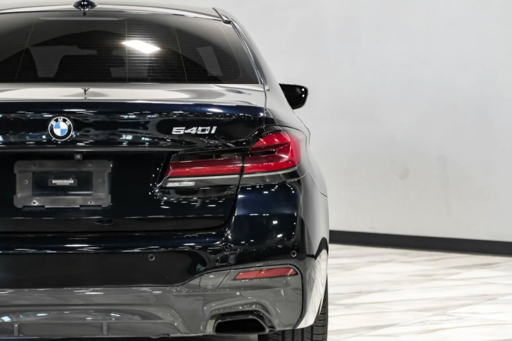 2021 BMW 5 Series Image 45