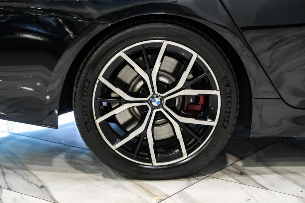 2021 BMW 5 Series Image 52