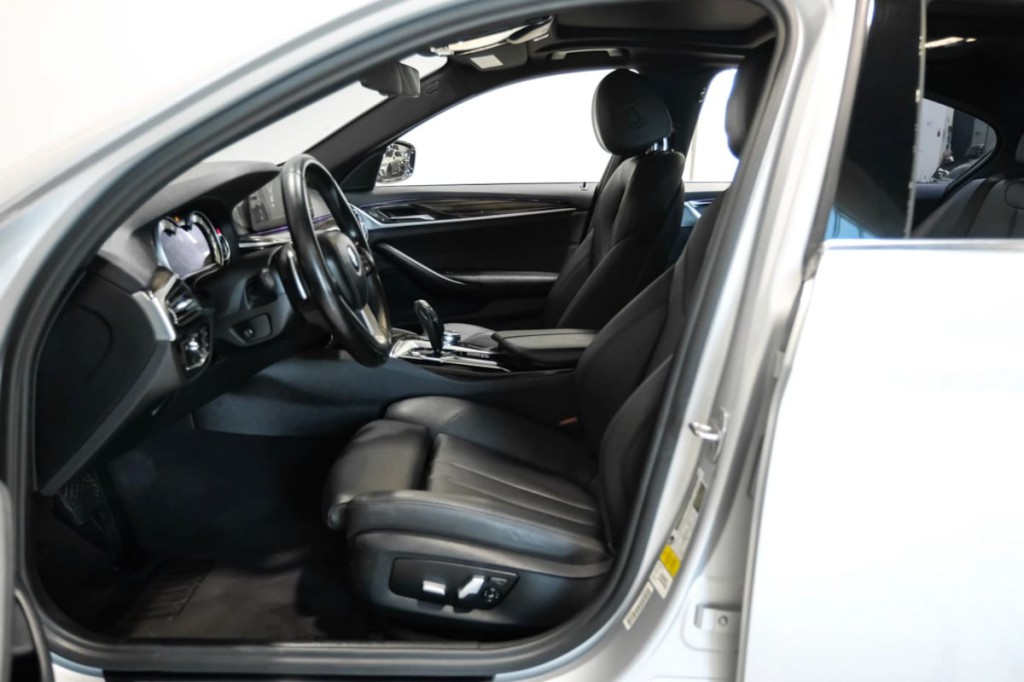 2017 BMW 5 Series Image 5