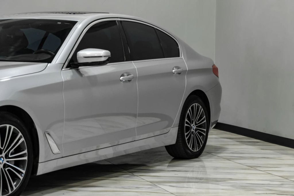 2017 BMW 5 Series Image 7