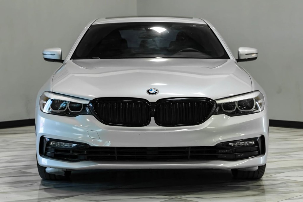 2017 BMW 5 Series Image 8
